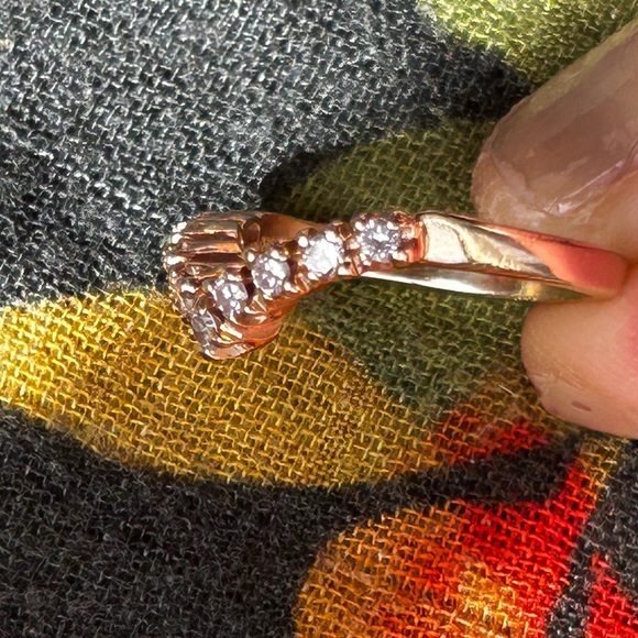 14k Gold Diamond Chevron Ring - Picture 5 of 5